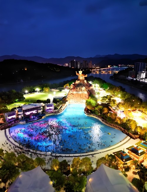丽水''冒险岛水上乐园